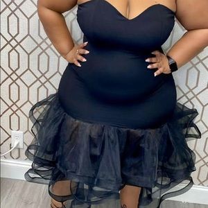 Plus size strapless tulle dress